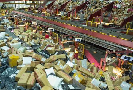 前7月网上零售增长4.8%，线上消费撑起半边天，线下怎么办？据国家统计