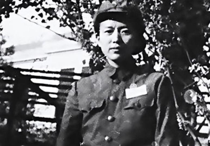 她长得太纯洁，送她走吧！”日本军官识破眼前的女子正是新四军的女特工，不但没有严刑