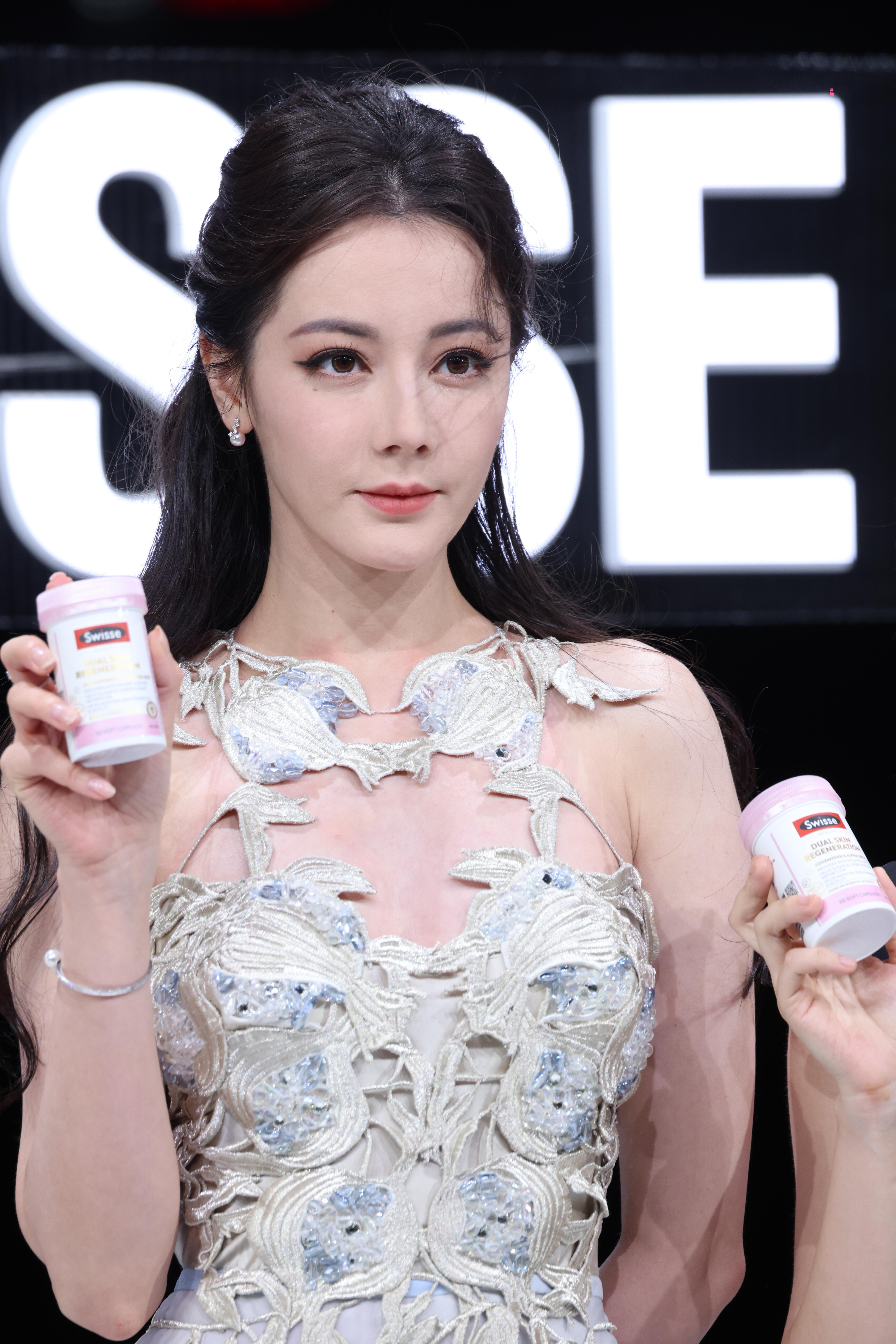 迪丽热巴不需要你的美颜参数迪丽热巴斯维诗活动生图汇总📷​​​