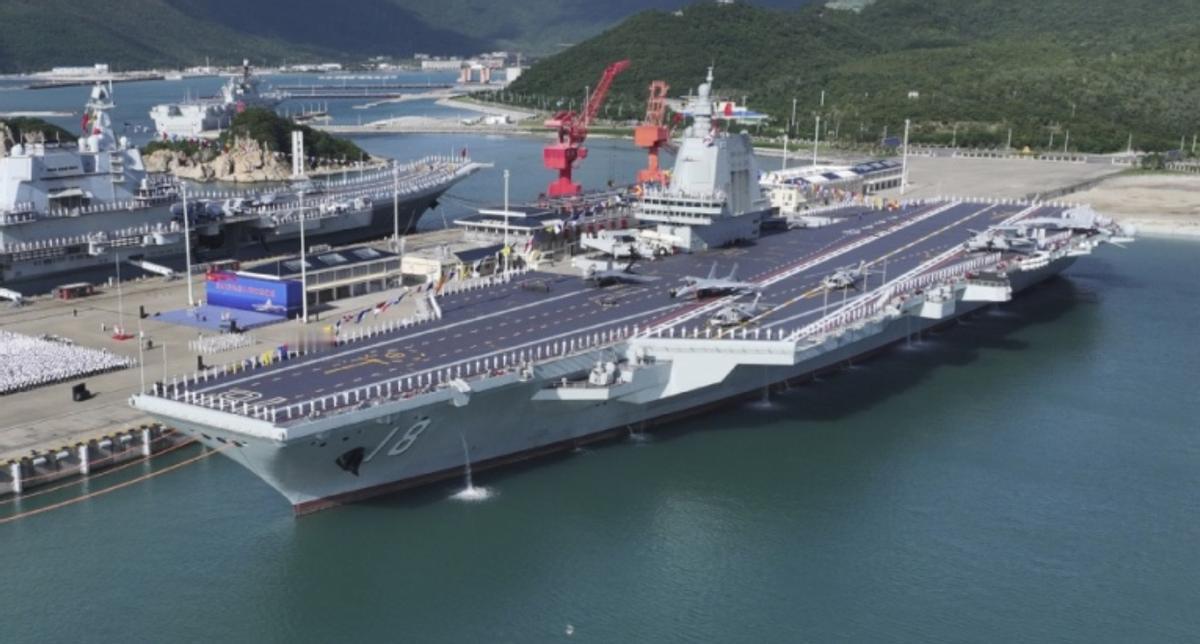 福建舰入驻南海，美印太海军，睡觉都得睁一只眼福建号航母正式永久驻扎三亚军港，