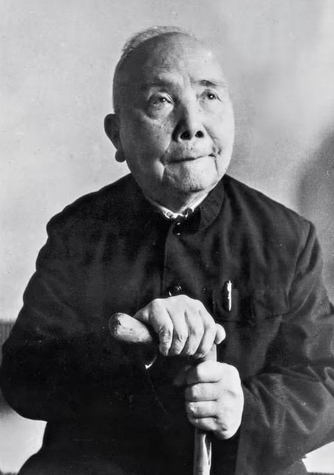1949年，王震率十万大军进入新疆，却苦于没煤取暖，这时，李四光告诉他：“我有个