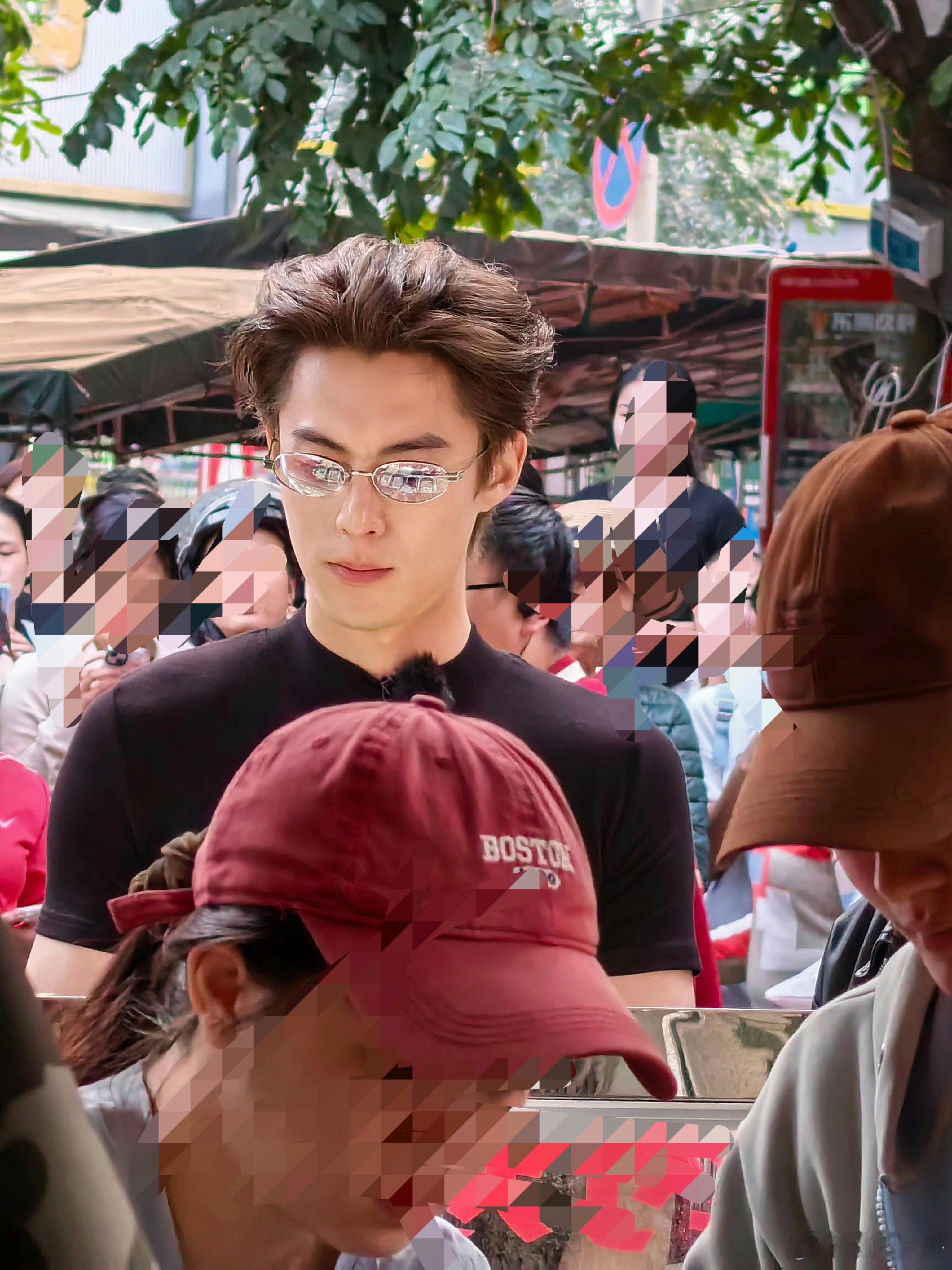 我之前好像做梦也梦到过长成了王鹤棣这样但他本人好像不同意