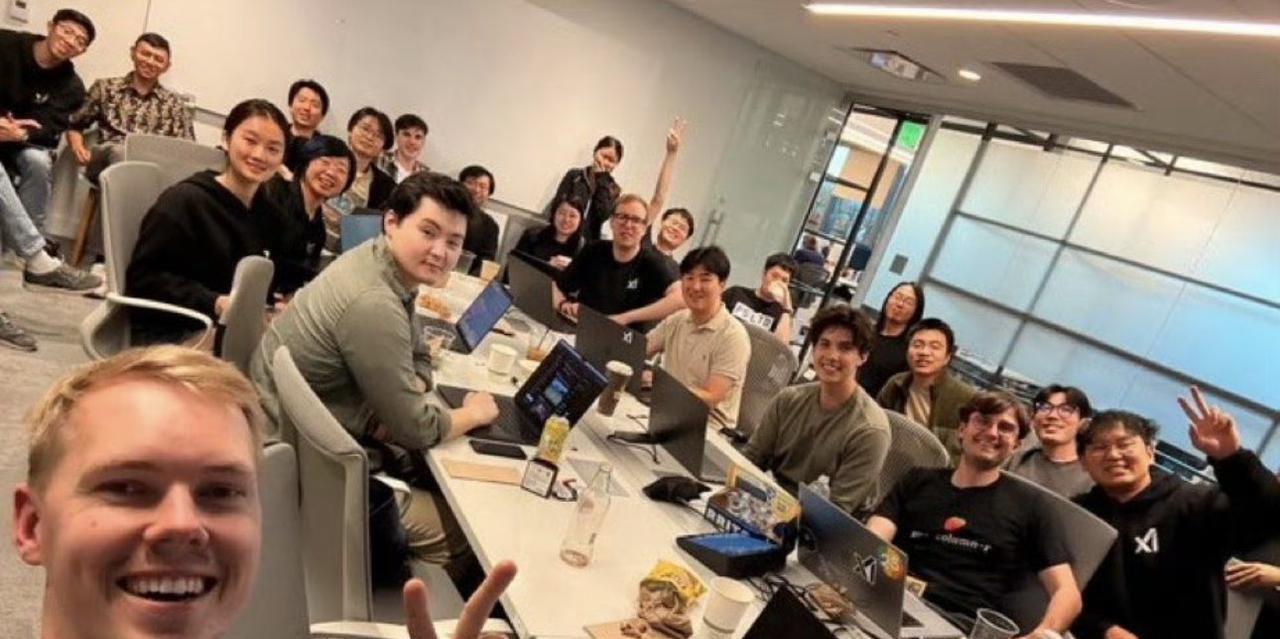 美国人工智能主要靠华人，没有印度人了？[捂脸哭]马斯克搞定Grok4，照片里的