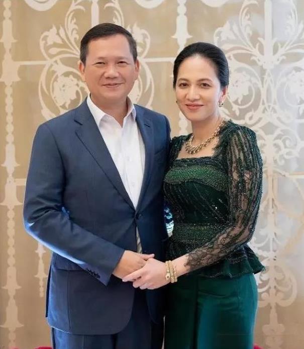 洪森儿子洪玛奈虽然执政水平一般，但找老婆的眼光倒是一流！洪玛奈妻子碧占莫妮，来