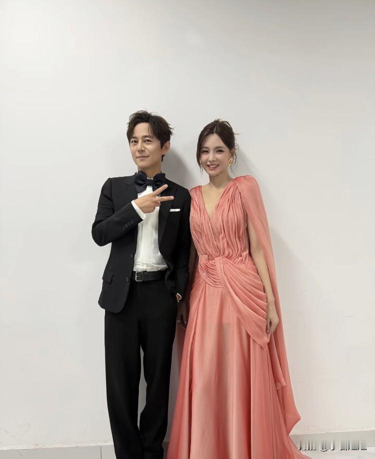 终于明白沈梦辰为啥迟迟不办婚礼了，不是杜海涛不够爱她，而是她早就在何