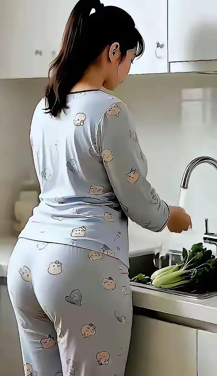 今天回丈母娘家，小姨妹给我们做菜，我随便也拍一张照。
