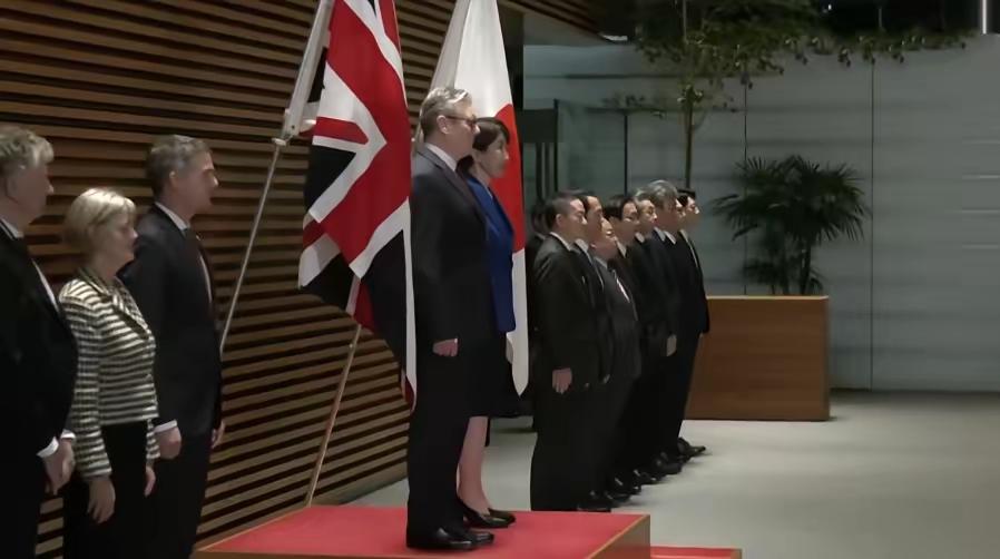 英国首相斯塔默“闪电”访问日本，高市早苗与他会谈的第一句话，就把他惊呆了。高市早