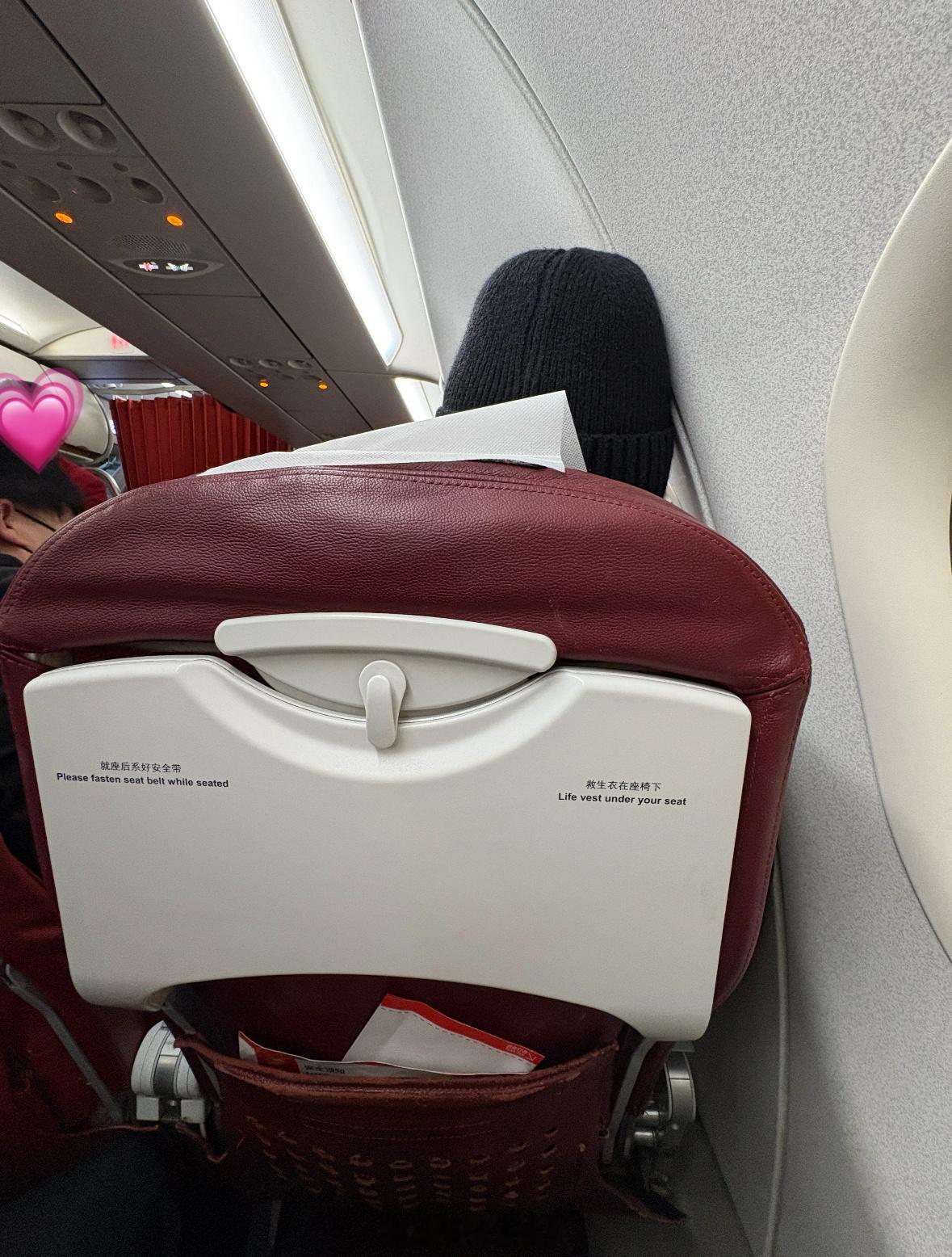 网友飞机上偶遇严浩翔网友坐飞机偶遇严浩翔这个极限行程的严浩翔属实是辛苦了