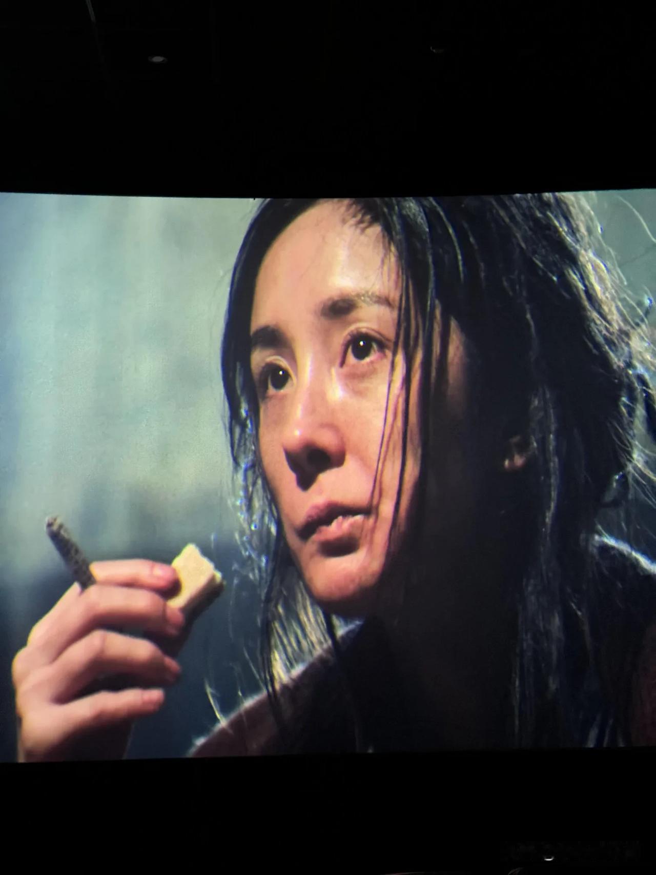 章子怡苦等两年，把《酱园弄悬案》当作演艺生涯的“救命稻草”，却没想到，这根稻草反
