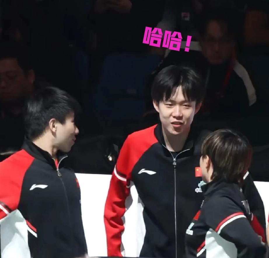 这哥仨笑喷我了！！王楚钦，王艺迪，徐瑛彬你们三个这是聊的啥话题啊！这唠的一个