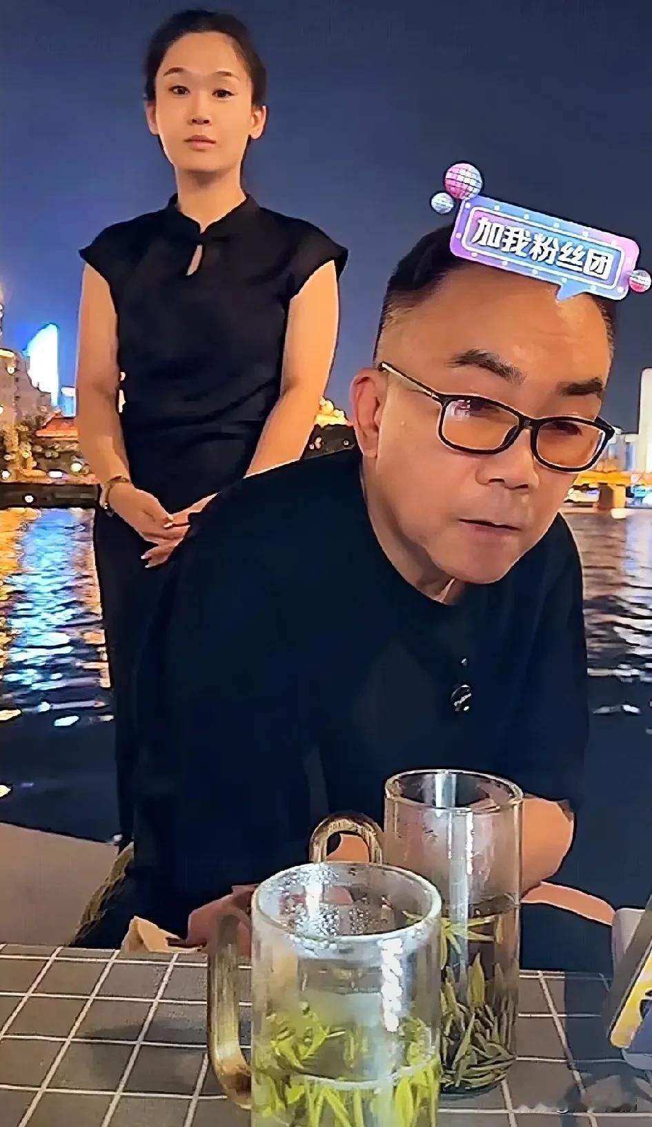 “七月风波”一周年扇子成为抢手货杨议在“七月风波”一