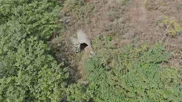 山东邹平27年悬案告破！民警街头一眼锁定真凶，防空洞无名尸终沉冤得雪，天网恢恢真