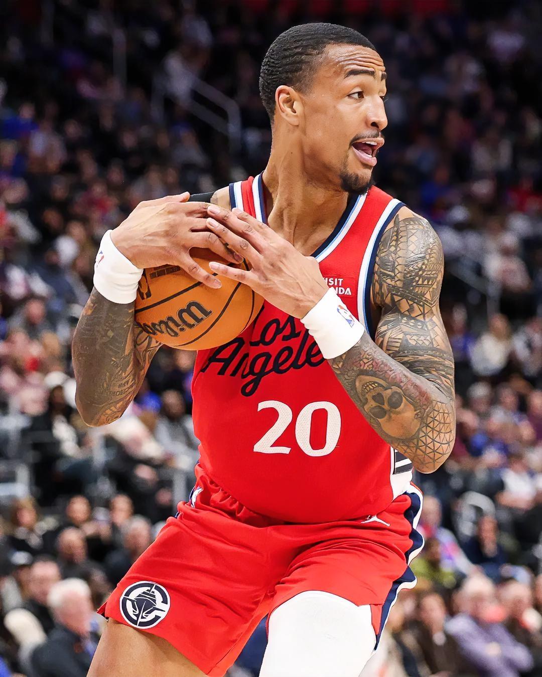 快船新援科林斯近六场比赛表现数据！！！对阵爵士：投篮3中2，三分球1中0，罚球