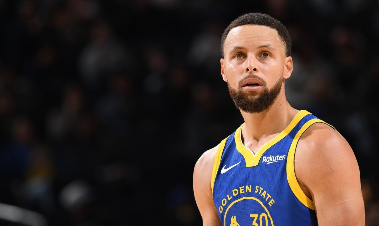 库里不会再获得总冠军戒指了！美媒报道：勇士放弃了补强，理由是雷霆和掘金太强大，以