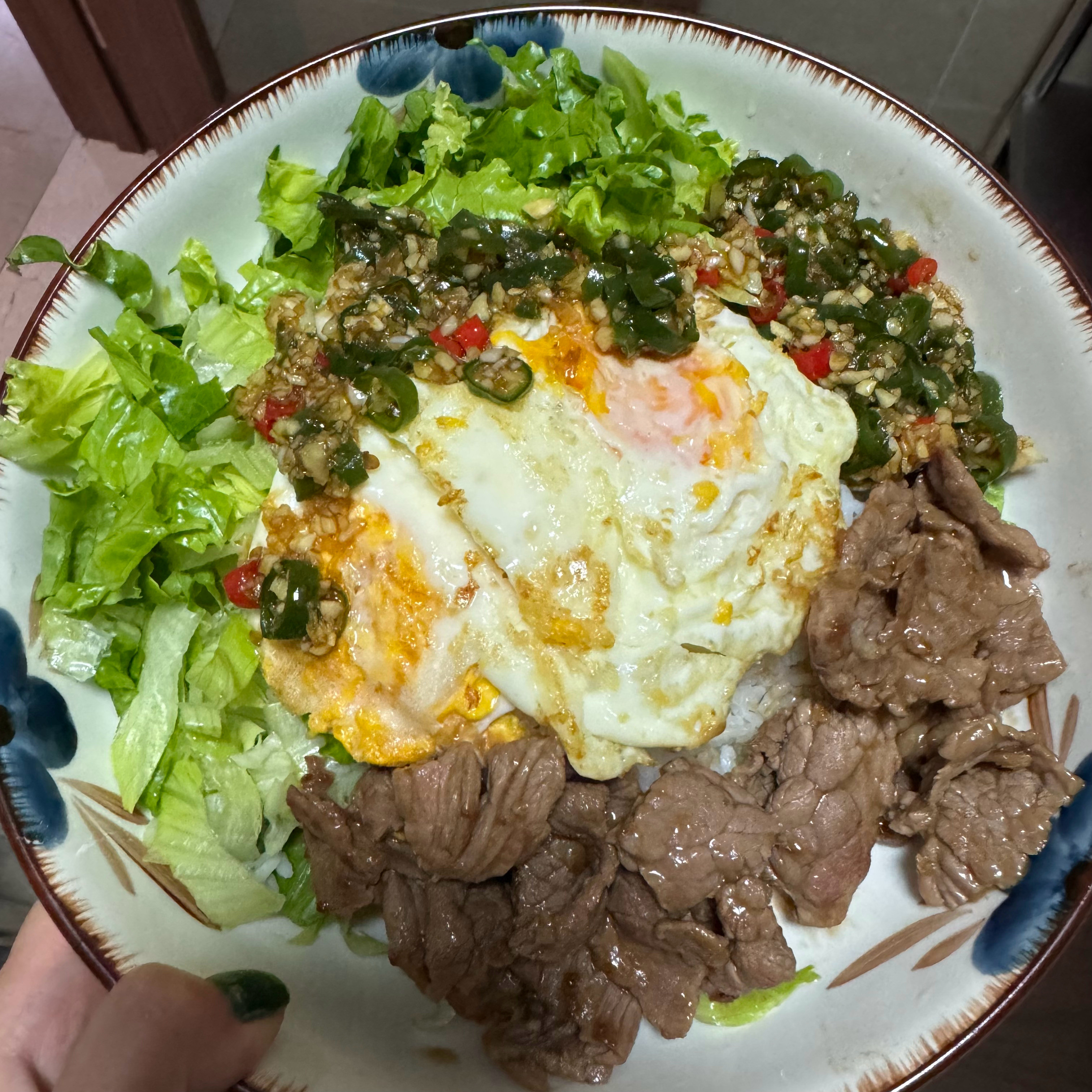 生菜是最伟大的蔬菜生菜牛肉拌饭！谁吃谁知道！又好吃又减脂！