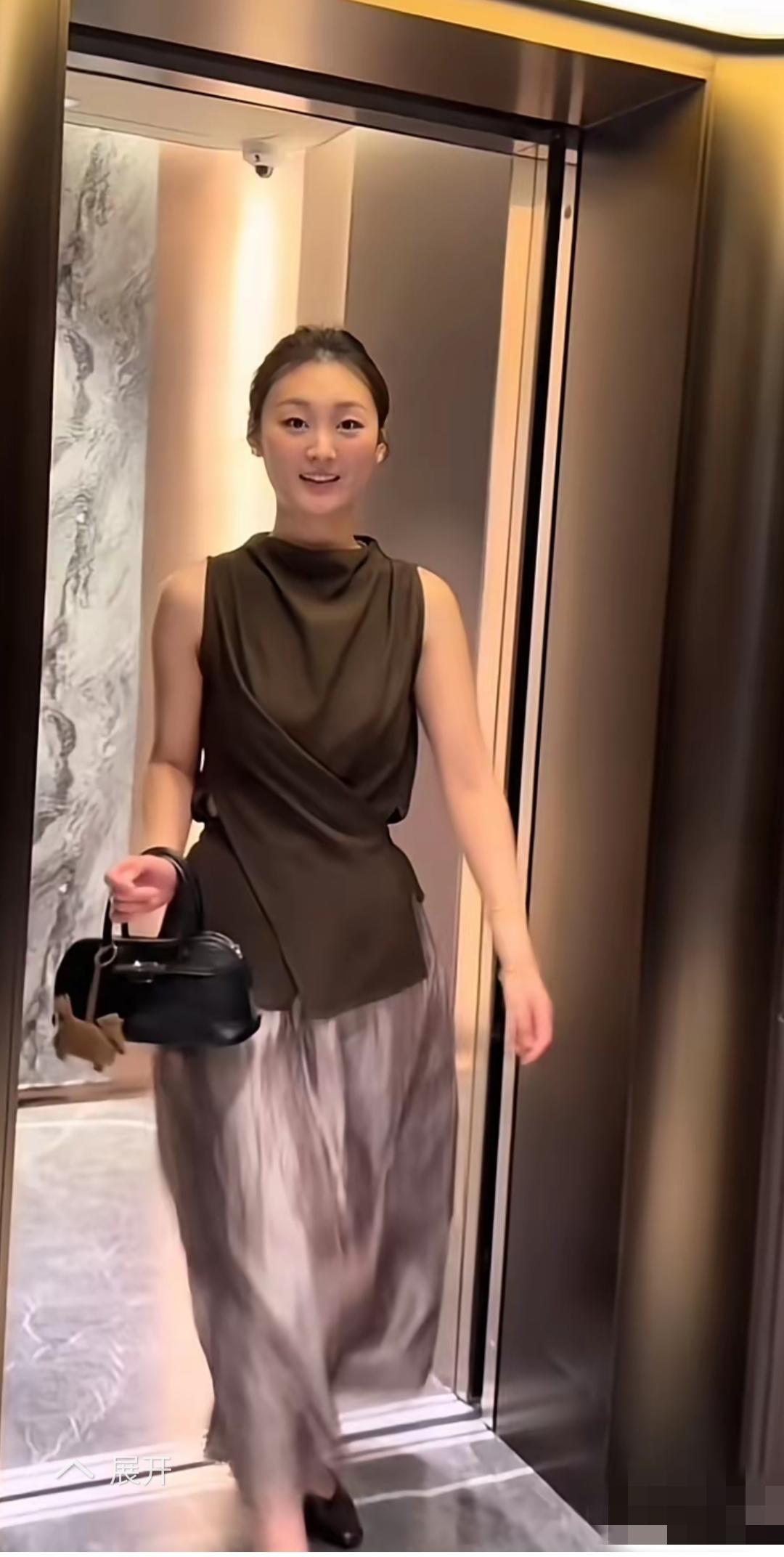 朱之文前儿媳陈亚楠从上段婚姻中及时转身，现在遇见幸福！作为大衣哥朱之文的前