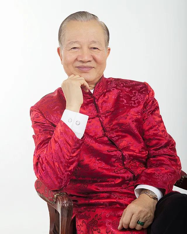 曾仕强教授说：“人要改命很简单，因为相由心生，相一变，你的命就变了，所以