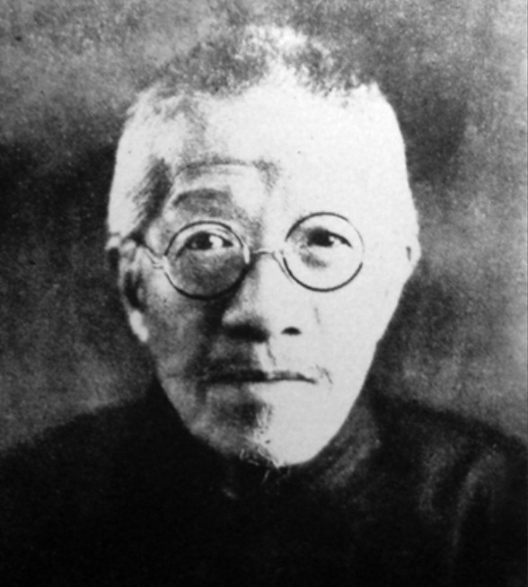 1929年，章太炎来杭州楼外楼吃饭，恰好蒋介石和宋美龄来吃饭，双方各吃各的，互相