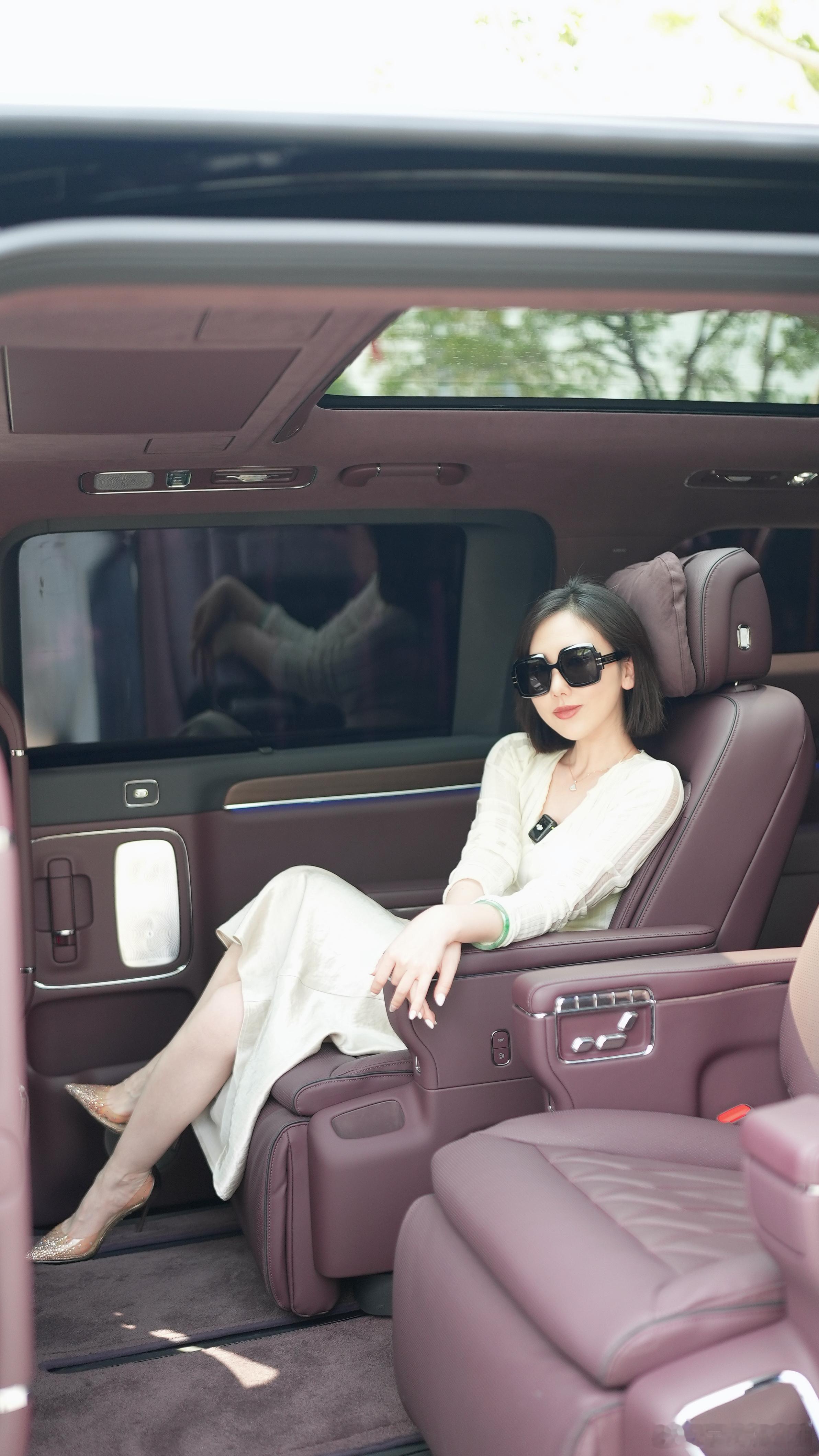 座位调整到45度，智界V9的二排怎么样？