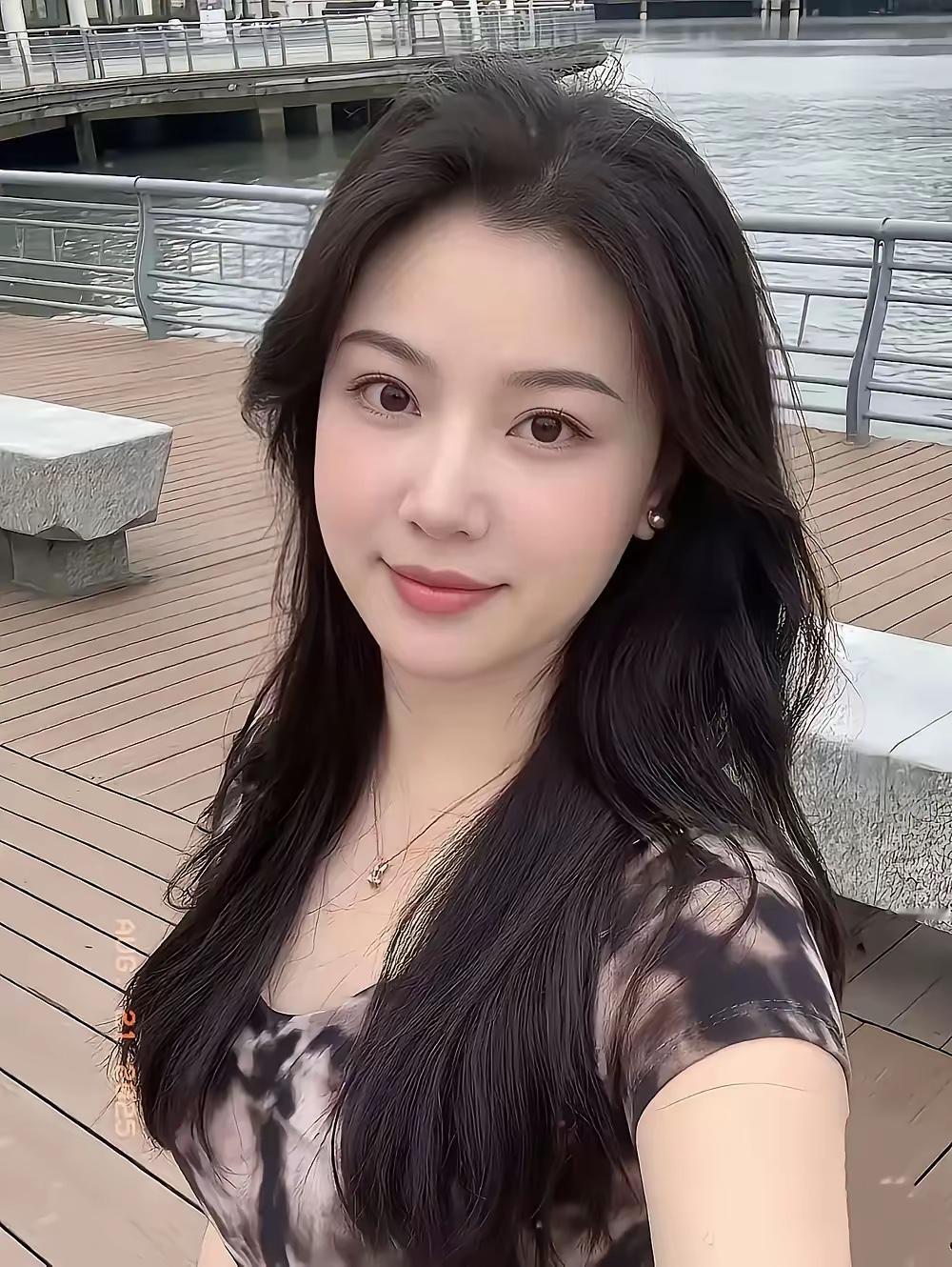 其实，没有几个人的婚姻是干净的，特别是那些异地夫妻，一个人会不会出轨和这个人的人
