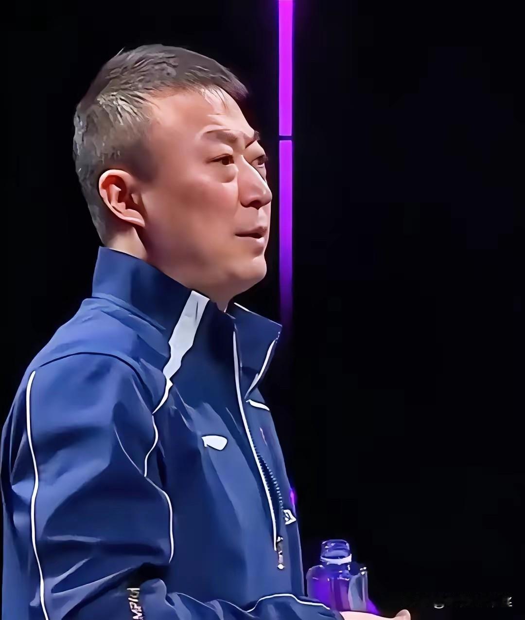 看样子换成马琳也不行啊！这次陈熠和张本美和的比赛的场外指导换成了马琳。马林亲