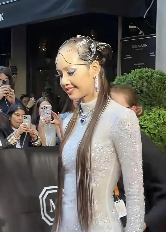 顶级富豪选女友的眼光也就这样。