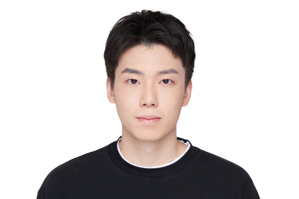 羽超联赛上爆冷击败15届全运会羽毛球男单冠军翁泓阳的曾逸凡何许人也？羽超联赛