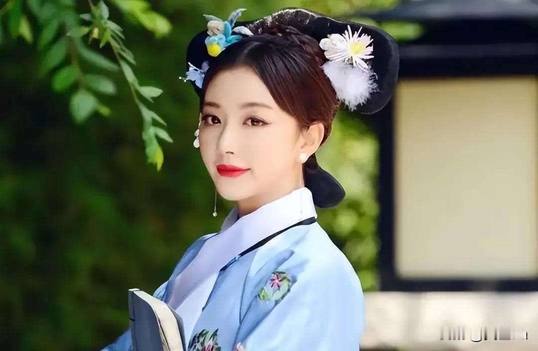 1798年，年级尚小的富察珠儿嫁给了88岁的乾隆。花烛夜，她看到老态龙钟的乾隆向