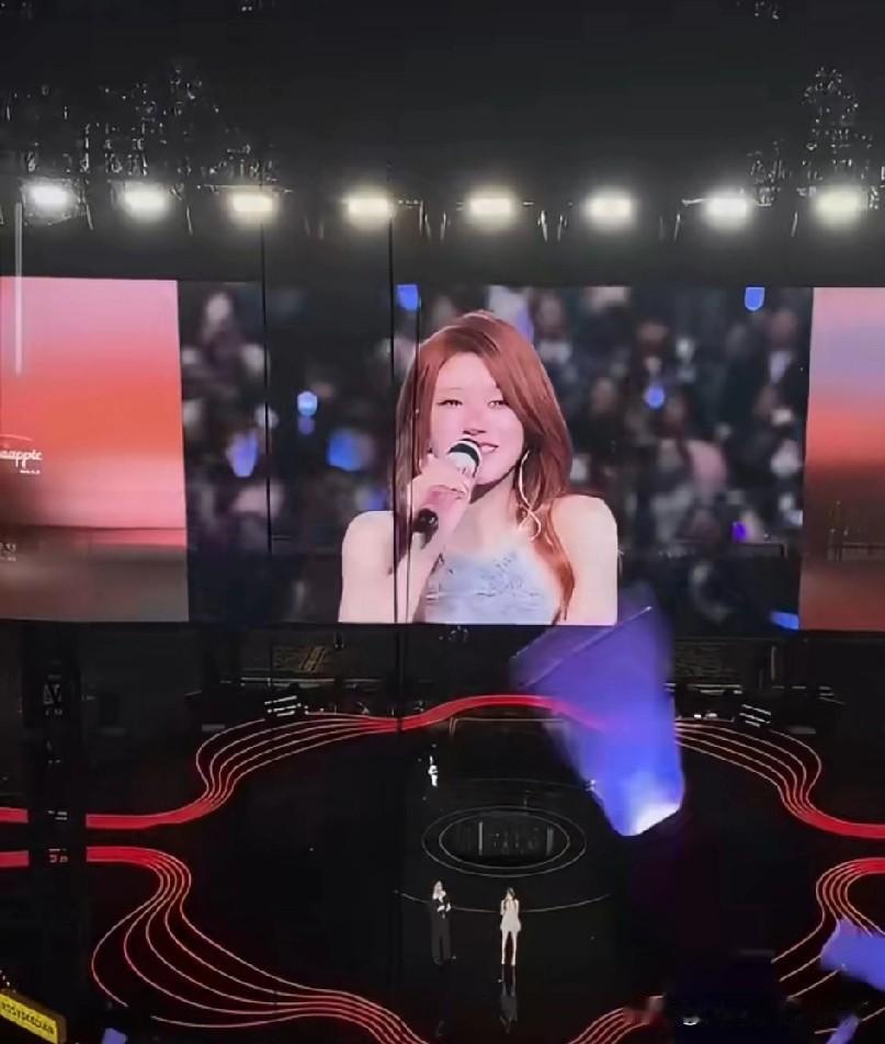 赵露思在昨天的生日会上，正式宣布自己已加入新公司，成立了新的工作室。记得之前