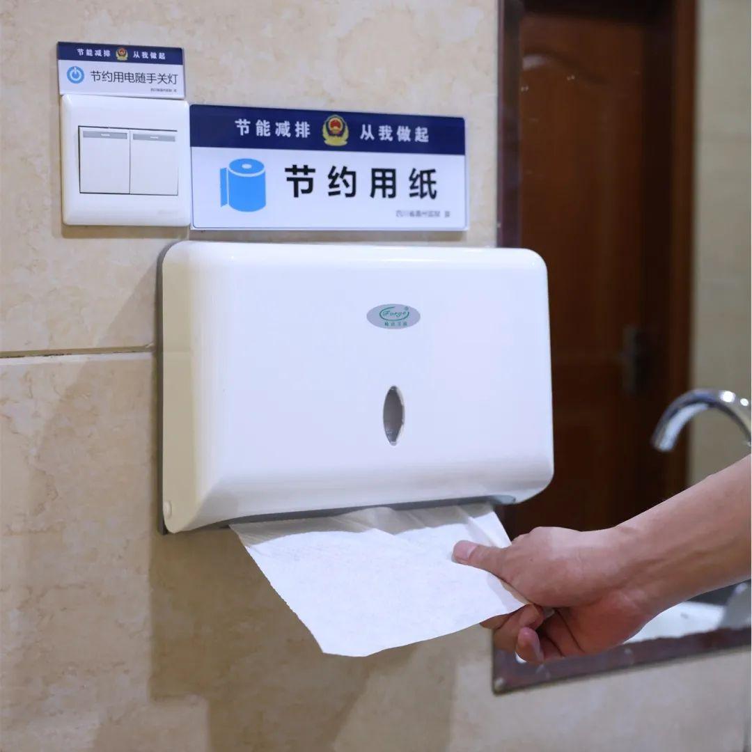 你问我答我以前出门就怕找不着卫生间，现在是今非昔比，无论商场里，游乐园，露营地还