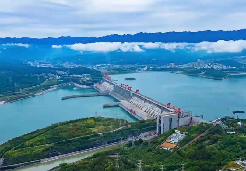 如果中日战争爆发，日本第一个炸的不是中国的重要城市，而是第一个炸中国三峡大坝。