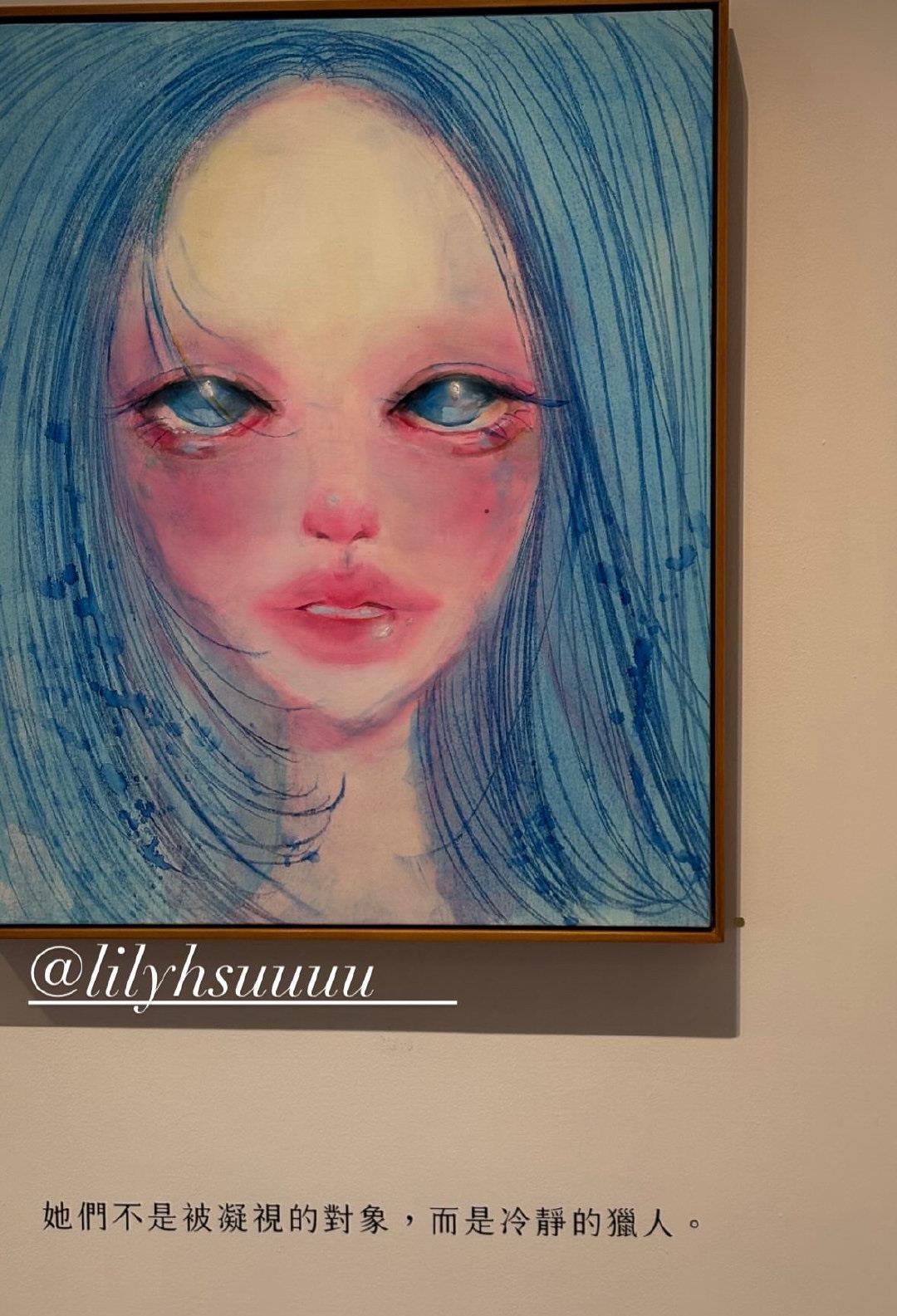 一副是小S二女儿的画，一副是李湘女儿王诗龄的话。小S女儿的画有点伤痛文
