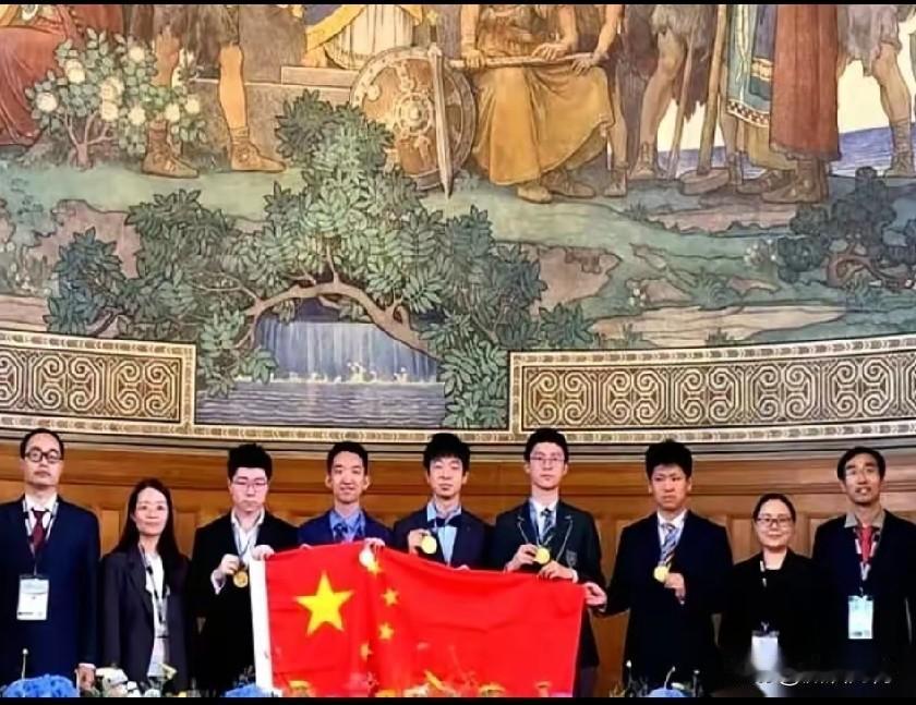 在世界奥林匹克数学比赛中，中国学生一直是无敌的存在。其实不仅是国际奥数爆棚，物理