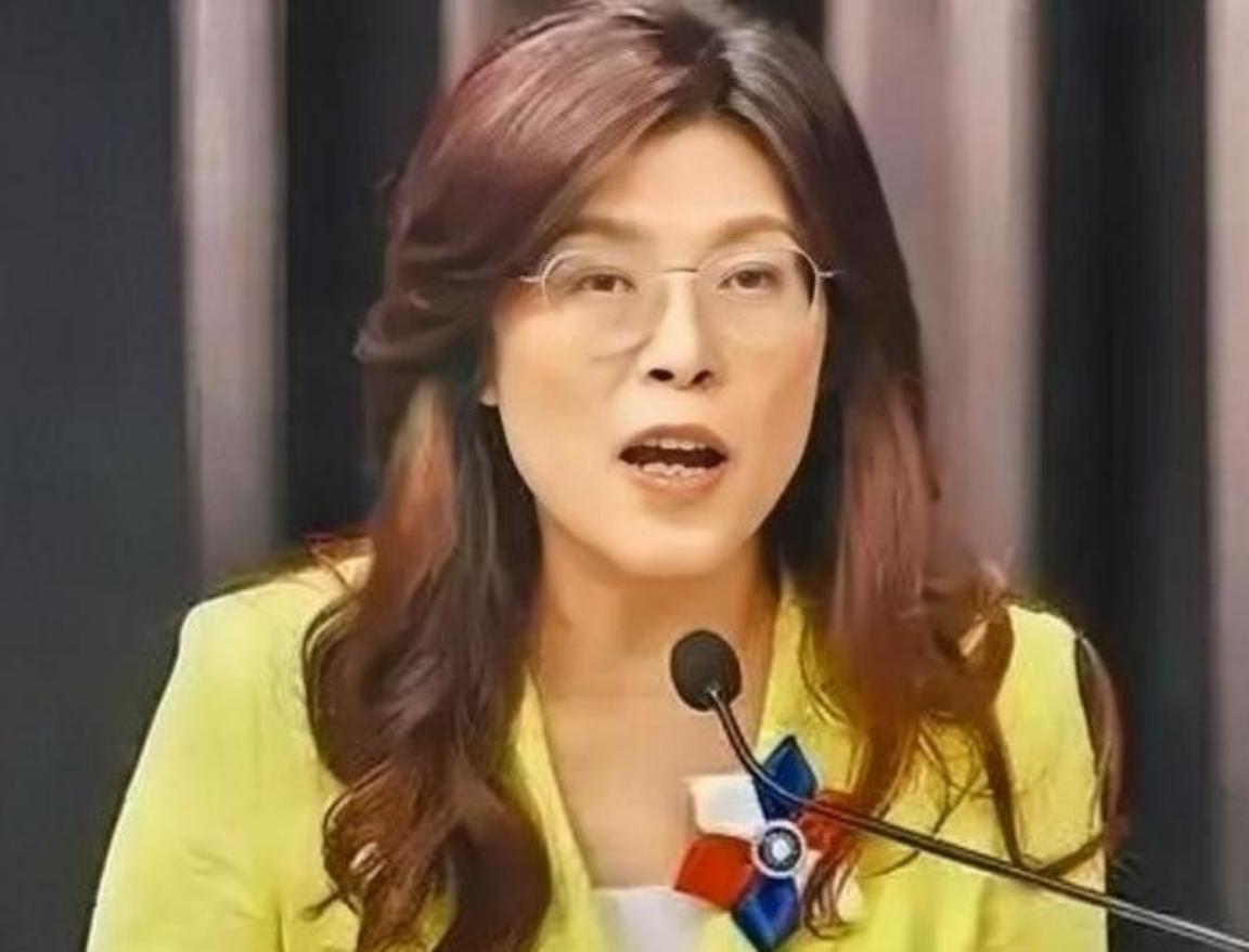 万万没想到，新当选的国民党主席郑丽文，一查底细才发现她不仅是妥妥的“蓝二代”，身