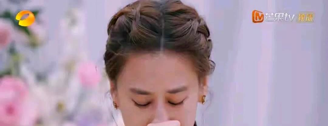 黄圣依，哭了！6月9日，黄圣依又上热搜了，不是因初恋男友贾乃亮，也不是因