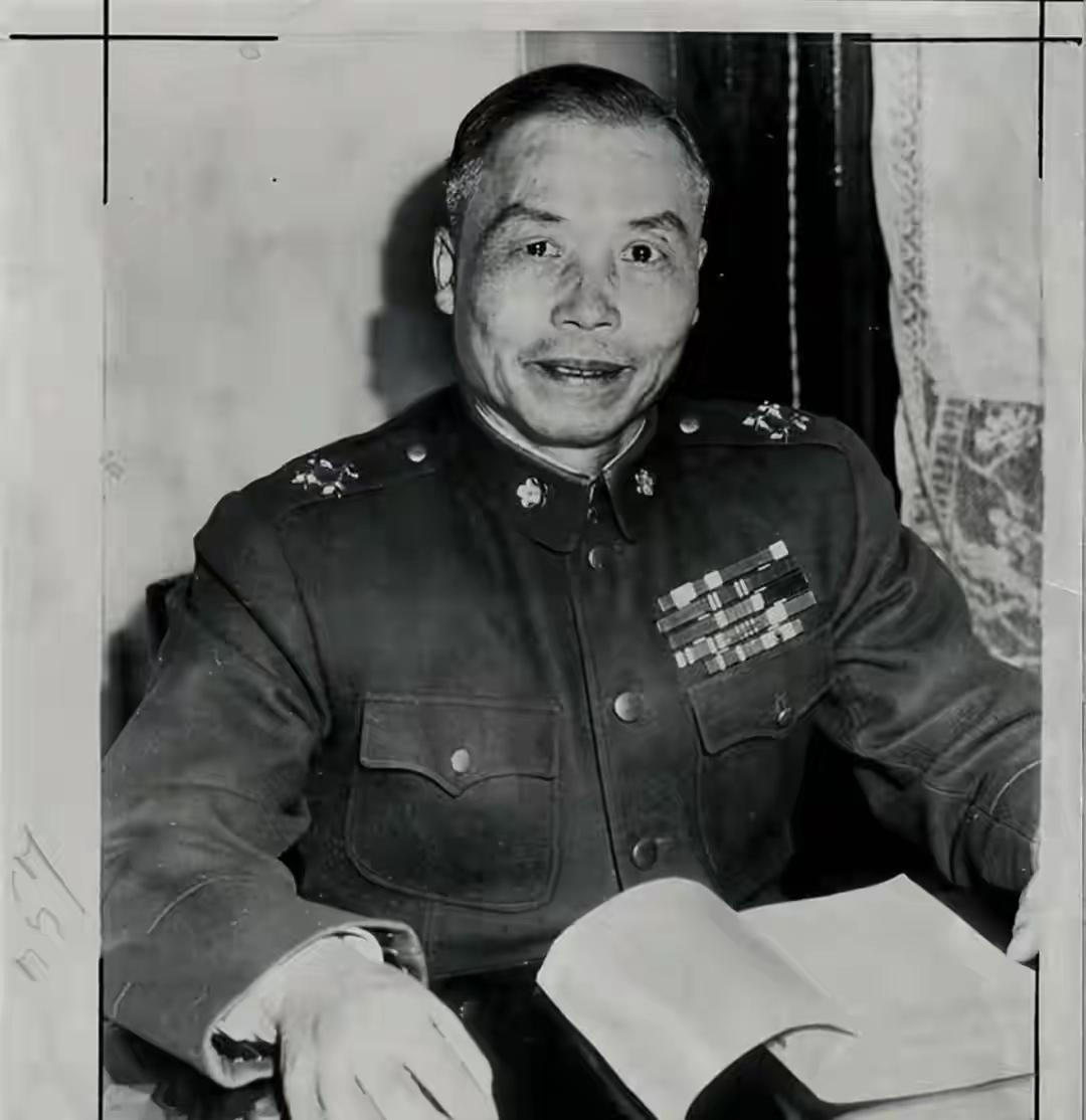 李宗仁指挥台儿庄大捷歼敌万余，老蒋大为震惊：你能指挥杂牌军？这事儿搁谁身上不