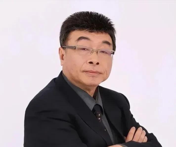 台湾评论员邱毅:倘若中国人民解放军踏上台湾的土地,台湾军队极有可能会选择避免正面