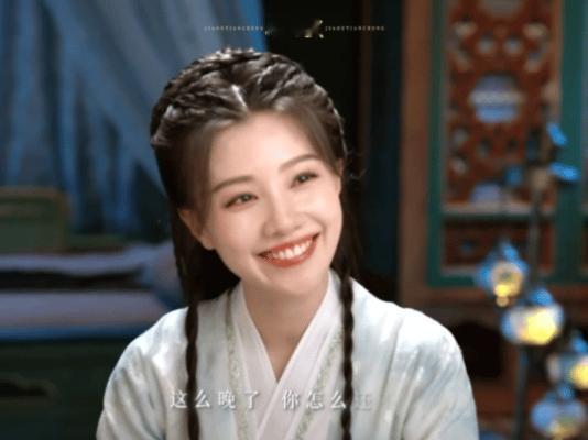 任嘉伦王鹤润吻戏《佳偶天成》这俩的暧昧感真的太会了！两百岁老祖宗和七十岁仙子谈恋
