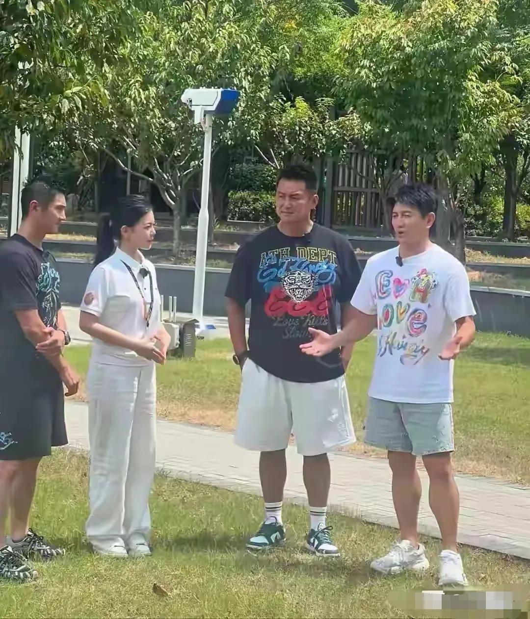 有些人真是越活越年轻，大家看看吴奇隆，你们能看出她的年龄吗？他可是标准的大叔年龄