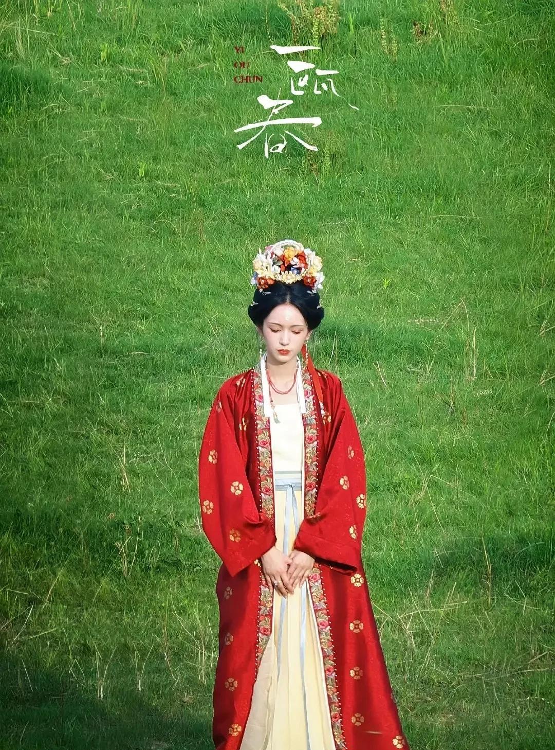 #我的摄影日记#周也《一瓯春》造型，宋制古韵美翻淡青长衫、渐变蓝褙子等多套汉
