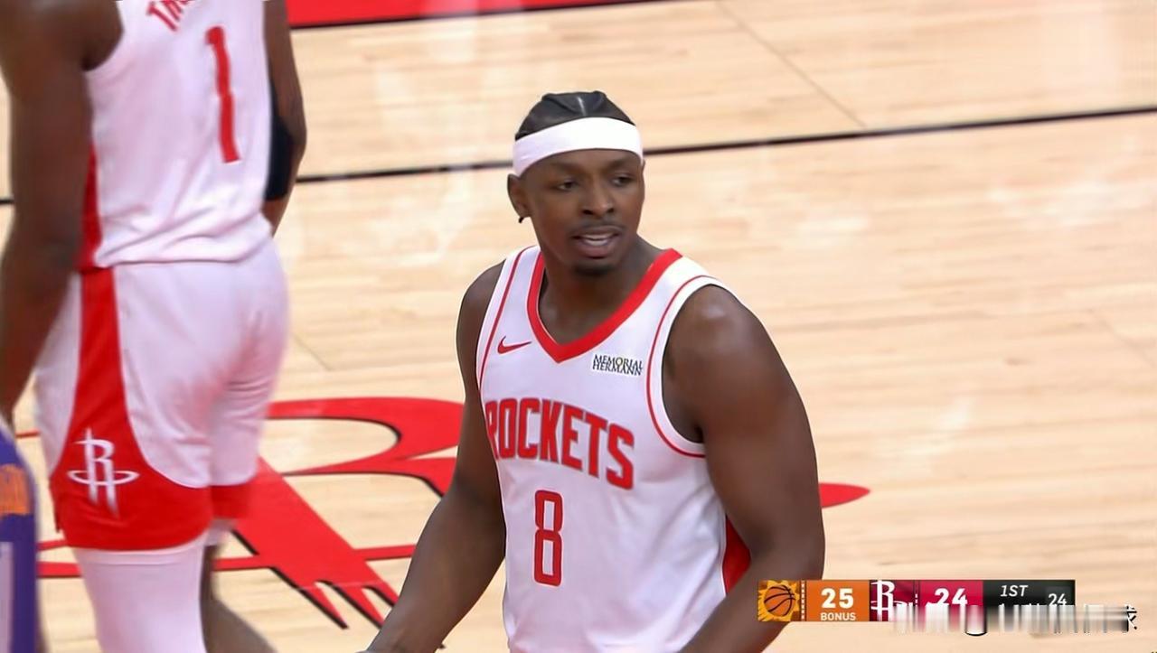 火箭悍将泰特真是颇受主帅乌度卡的重用！在今天火箭主场以117：98大胜太阳的比赛