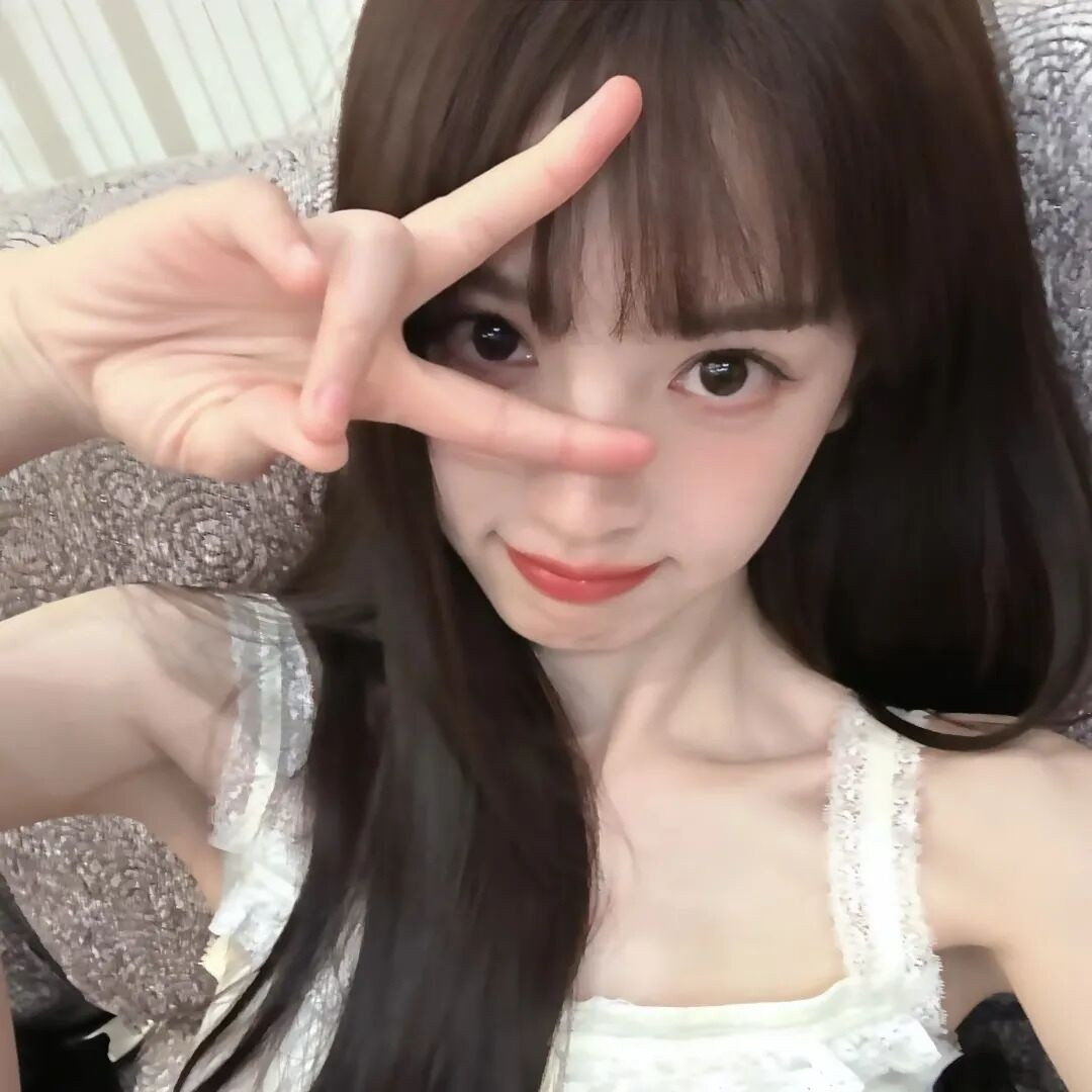 𝙒𝙚𝘾𝙝𝙖𝙩｜女生头像｜无水印｜田曦薇图源网络侵删