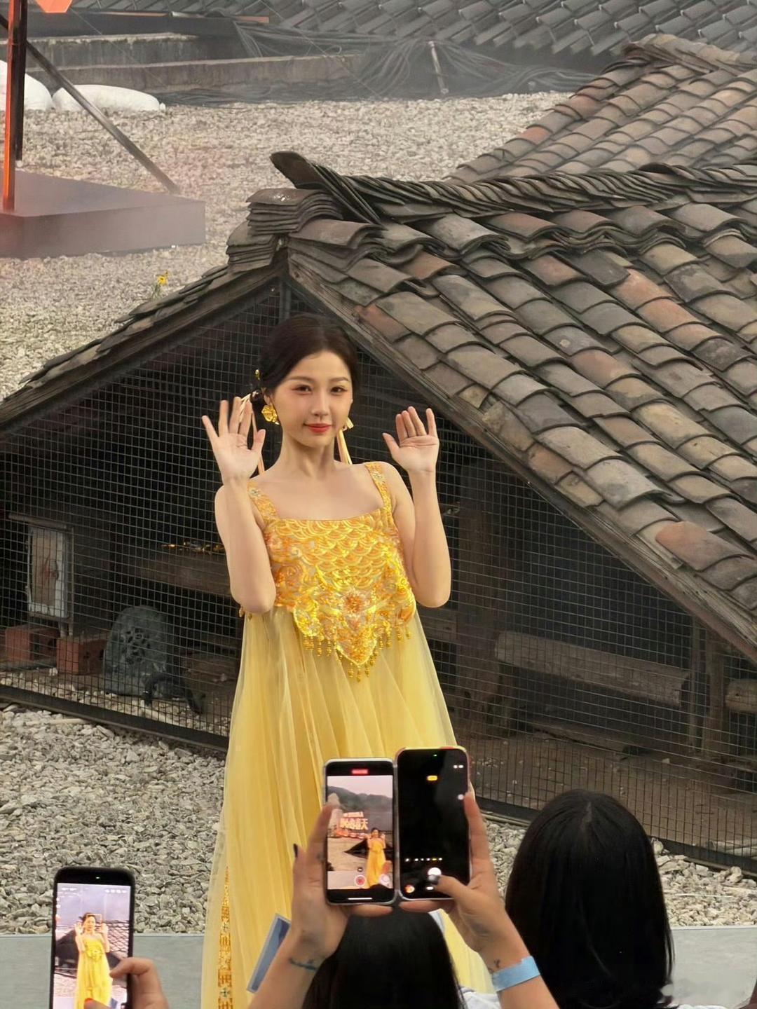 果然女明星就没有难看的，生图都这么亮眼