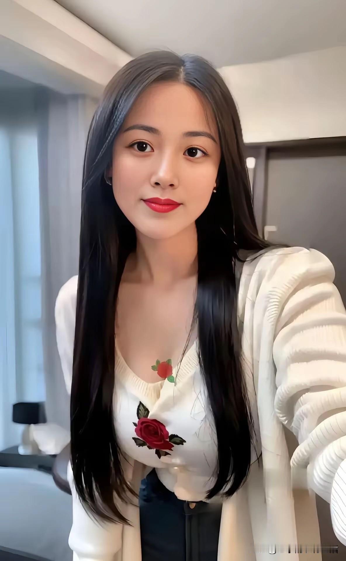 女人爱不爱你发信息就是最好的试金石秒回一定爱至少不反感你有继续追求下去