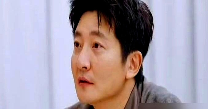 郭京飞在节目里当众直呼何炅大名，弹幕立马炸锅，全是骂他没教养、不尊重前辈的，结果他一句话把所有人的嘴