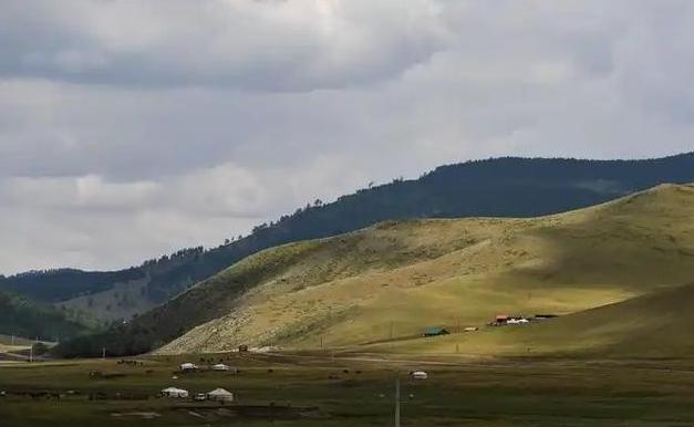 现在看来，不让蒙古国借道还真就对了！看看它现在那副难受劲，资源运不出去，外国