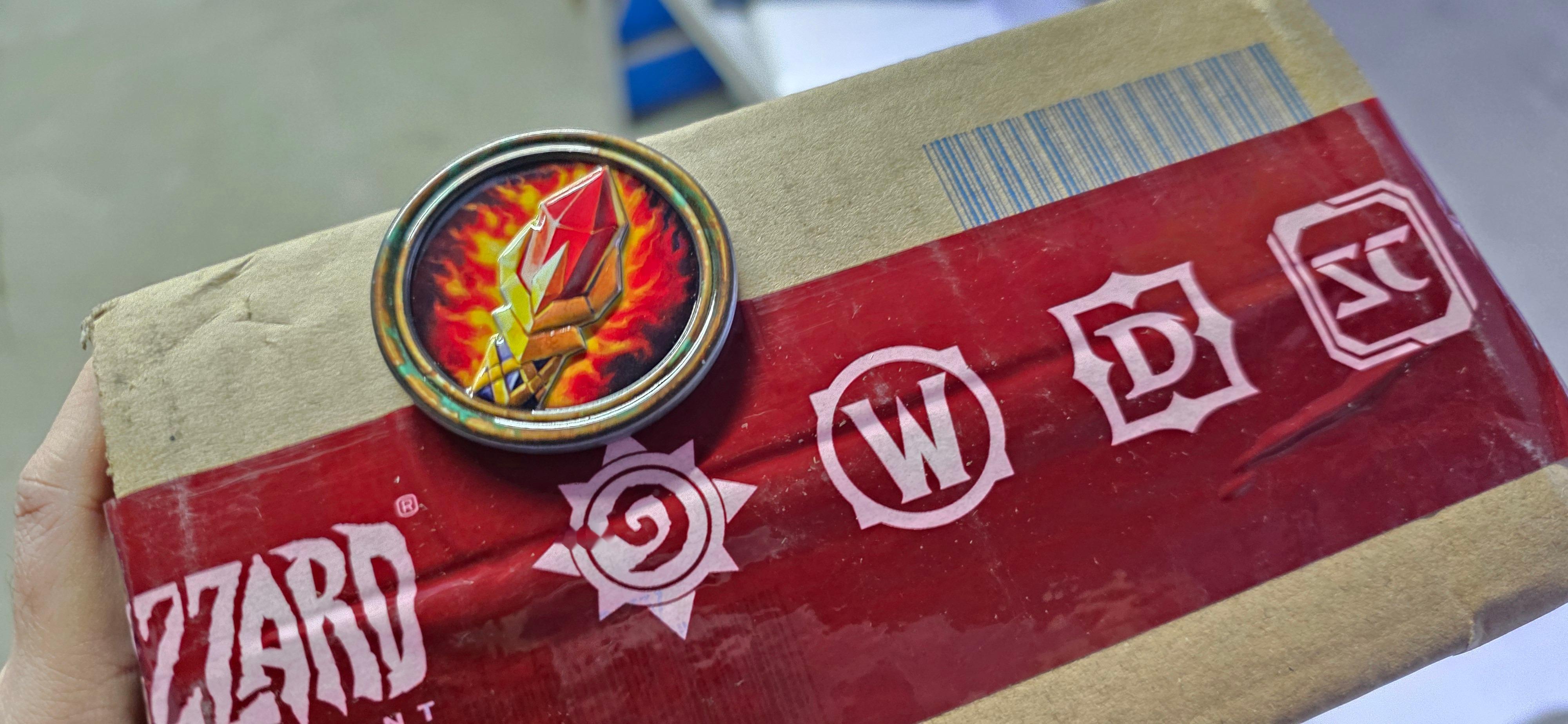 何意为？暴雪给我寄了个盒子里面只有一个法师图标？魔兽世界炉石传说炉石传说