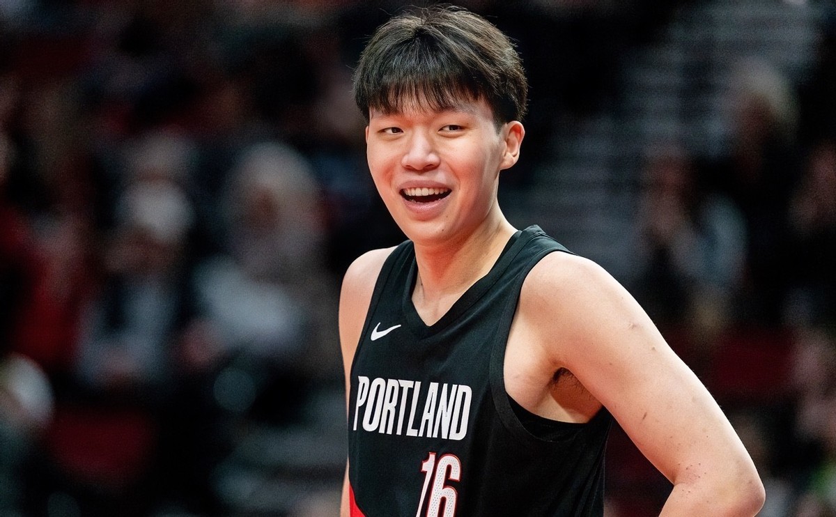 杨瀚森季后赛只打了91秒，被文班亚马全场压制，却成了他最近最值得记住的...