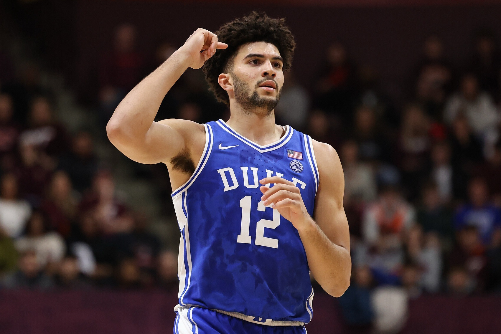 JakeFischer报道，如果步行者队获得状元签，他们可能会将卡梅隆·布泽尔