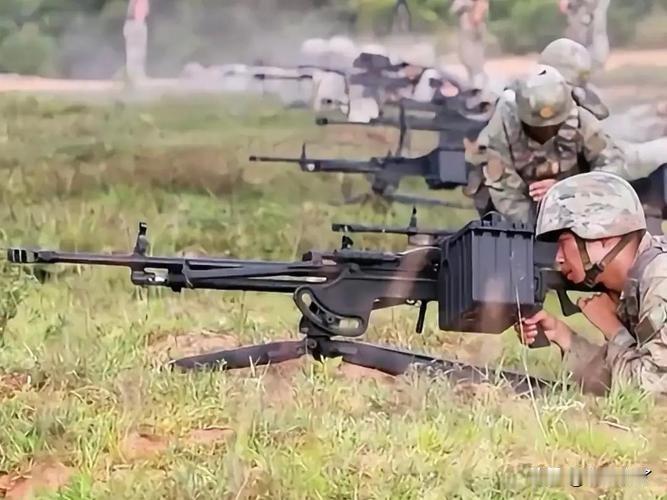 中国陆军“山地之王”！12.7毫米重机枪仅重12公斤，火力和精度全面碾压！提